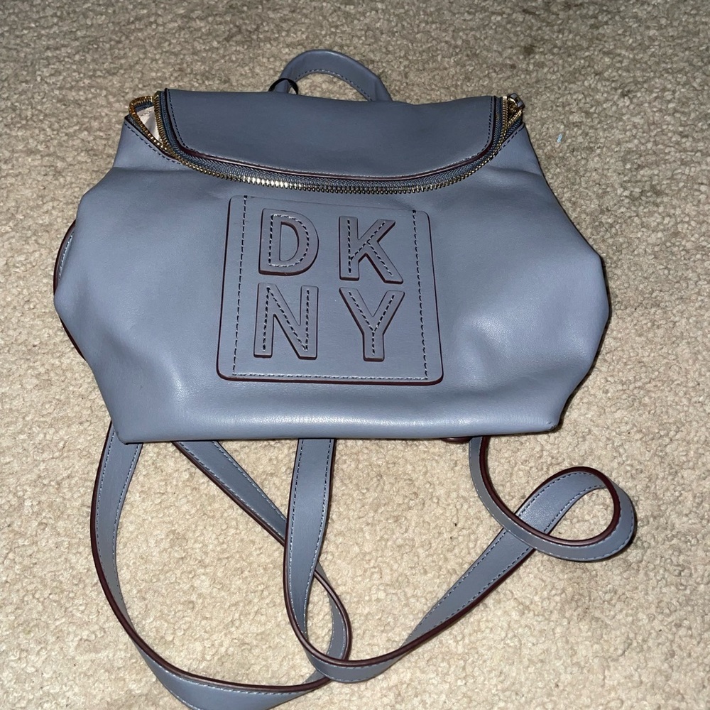 Women’s grey backpack